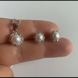 Sterling silver,fresh water pearl with CZ  set